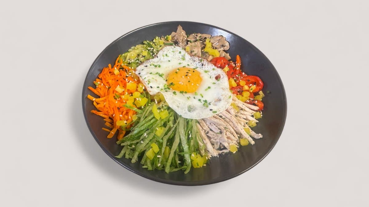 Korealainen Bibimbap Dewon Fried Chickenissa